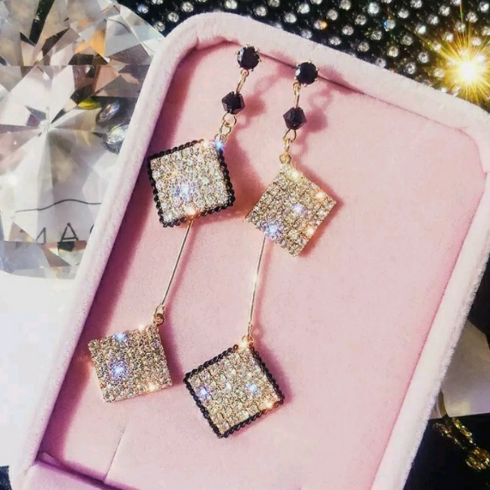 Geometric Sparkle Earrings - Picture 1 of 8